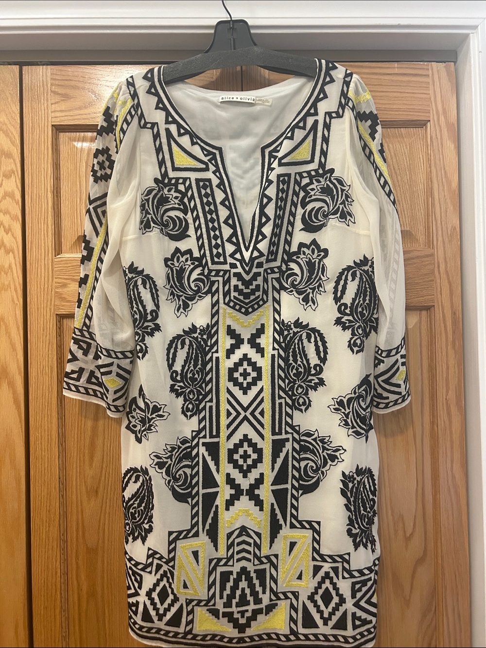 Alice + Olivia White Tunic with Black and Yellow Embroidered Motif